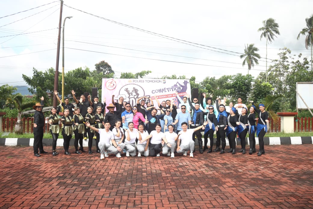 Lomba Line Dance Sambut Hari Bhayangkara ke-78 