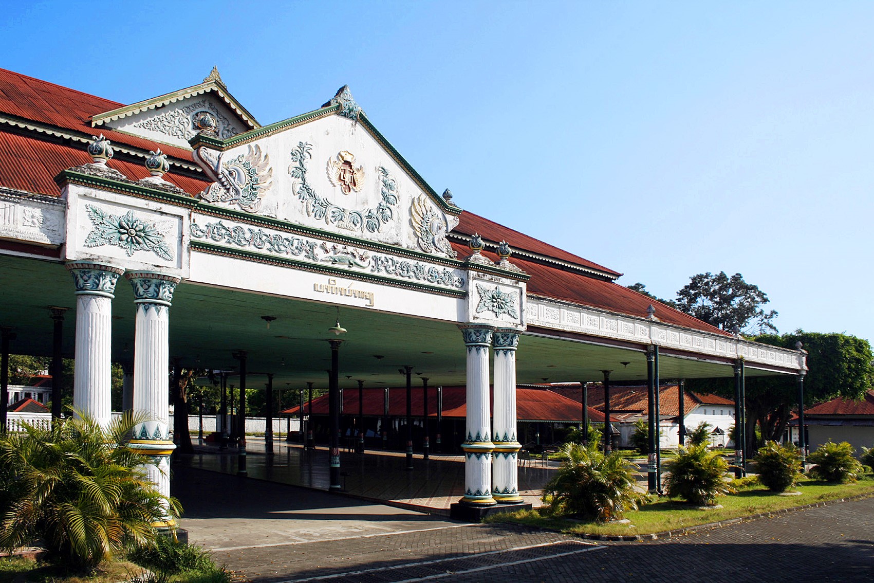 Kenal Lebih Dekat Keraton Yogyakarta, Tempat Wisata Paling Wajib Dikunjungi