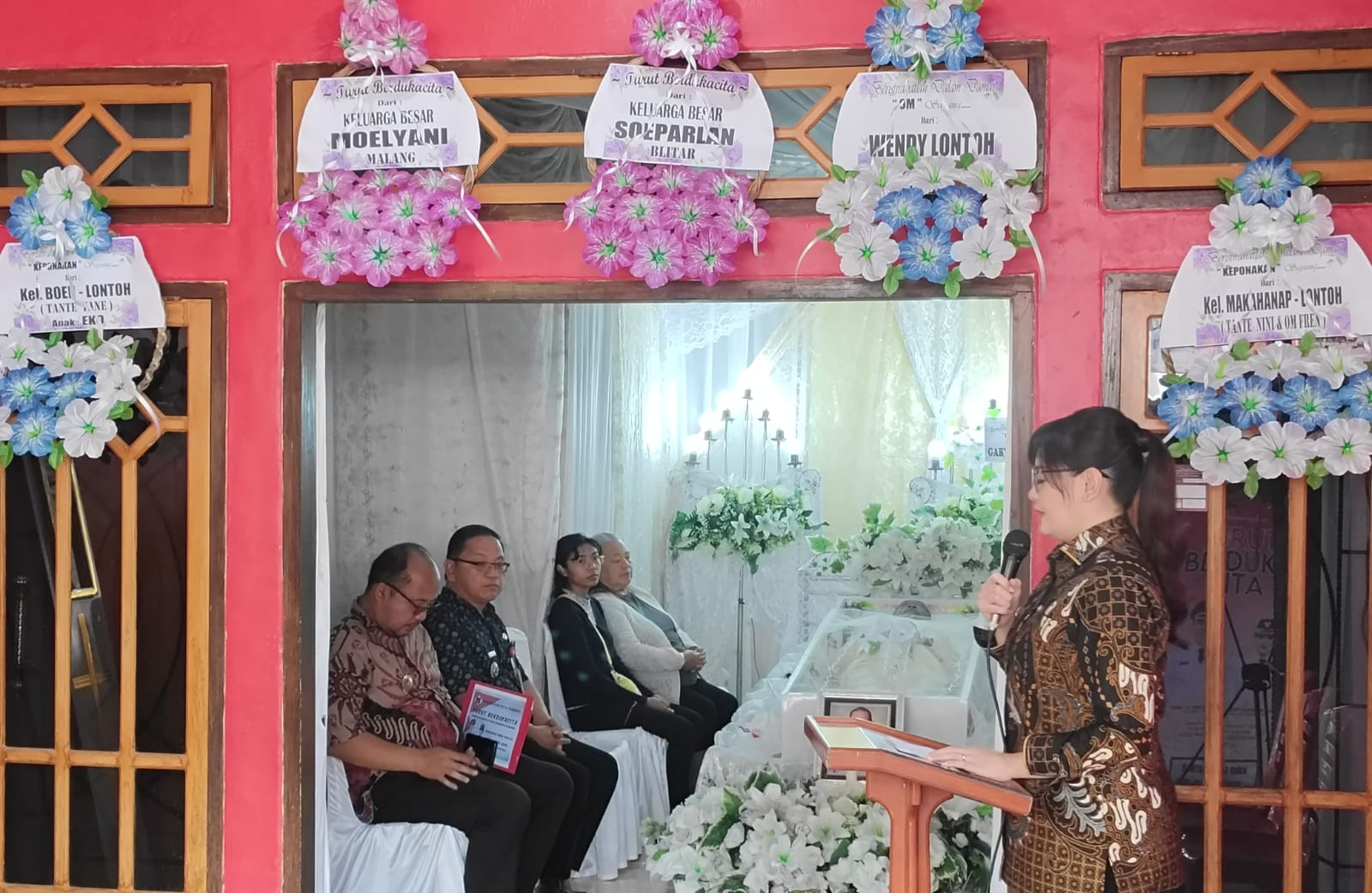 Sendy Rumajar Sambangi Rumah Duka Sugiharto-Lontoh