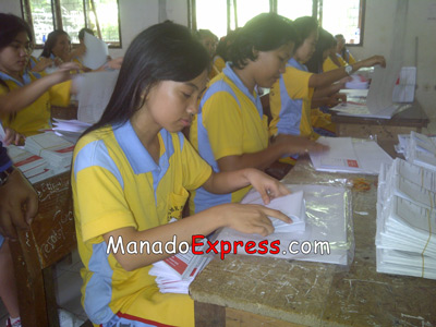KPU Minsel Sewa Siswa Lakukan Pelipatan Surat Suara