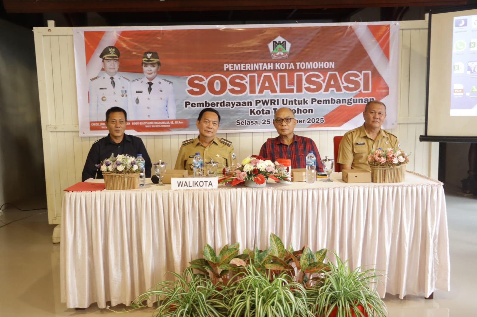 Buka Sosialisasi Pemberdayaan PWRI, Caroll Ingatkan Kenalkan Fasilitas CSR
