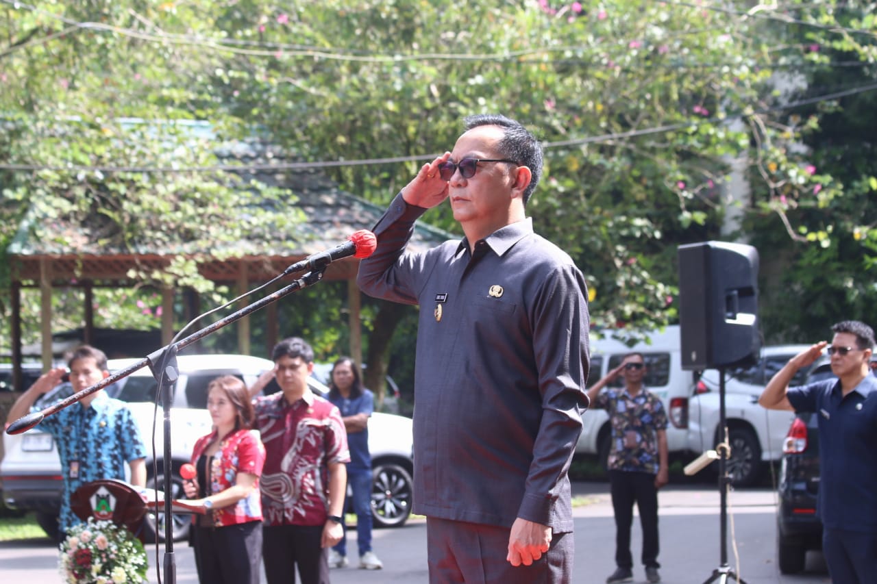 Caroll Senduk Pembina Apel Perdana Pemkot Tomohon