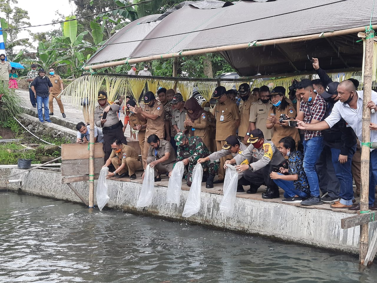 Bupati Landjar dan Kapolres Boltim Resmikan KTN di Desa Liberia Timur