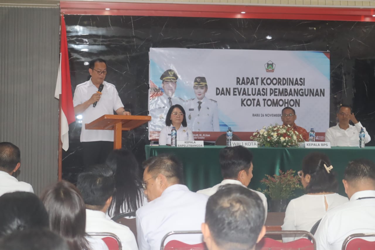 Senduk Buka Rakorevbang Pemkot Tomohon 2025