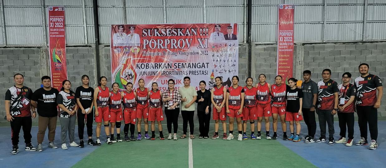 Kandouw Saksikan Tim Basket Putri Minahasa Tumbangkan Tim Kota Manado